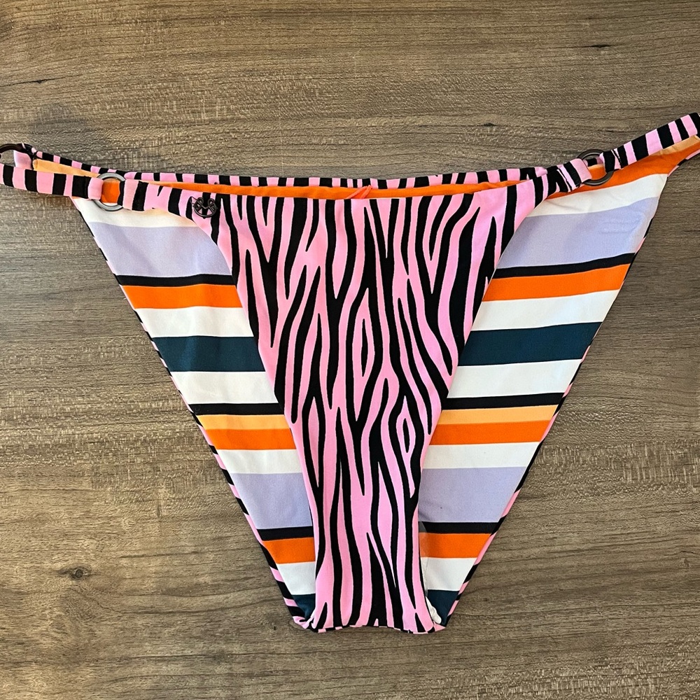 Maaji Reversible Bikini Bottom Animal Print Cheeky Cut Size Medium